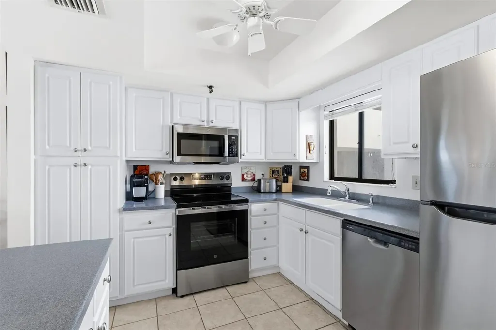 1100 Benjamin Franklin Drive Sarasota FL 34236