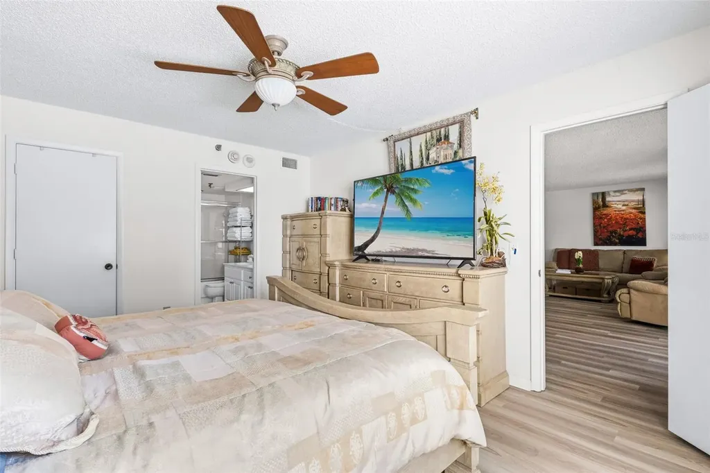 1100 Benjamin Franklin Drive Sarasota FL 34236