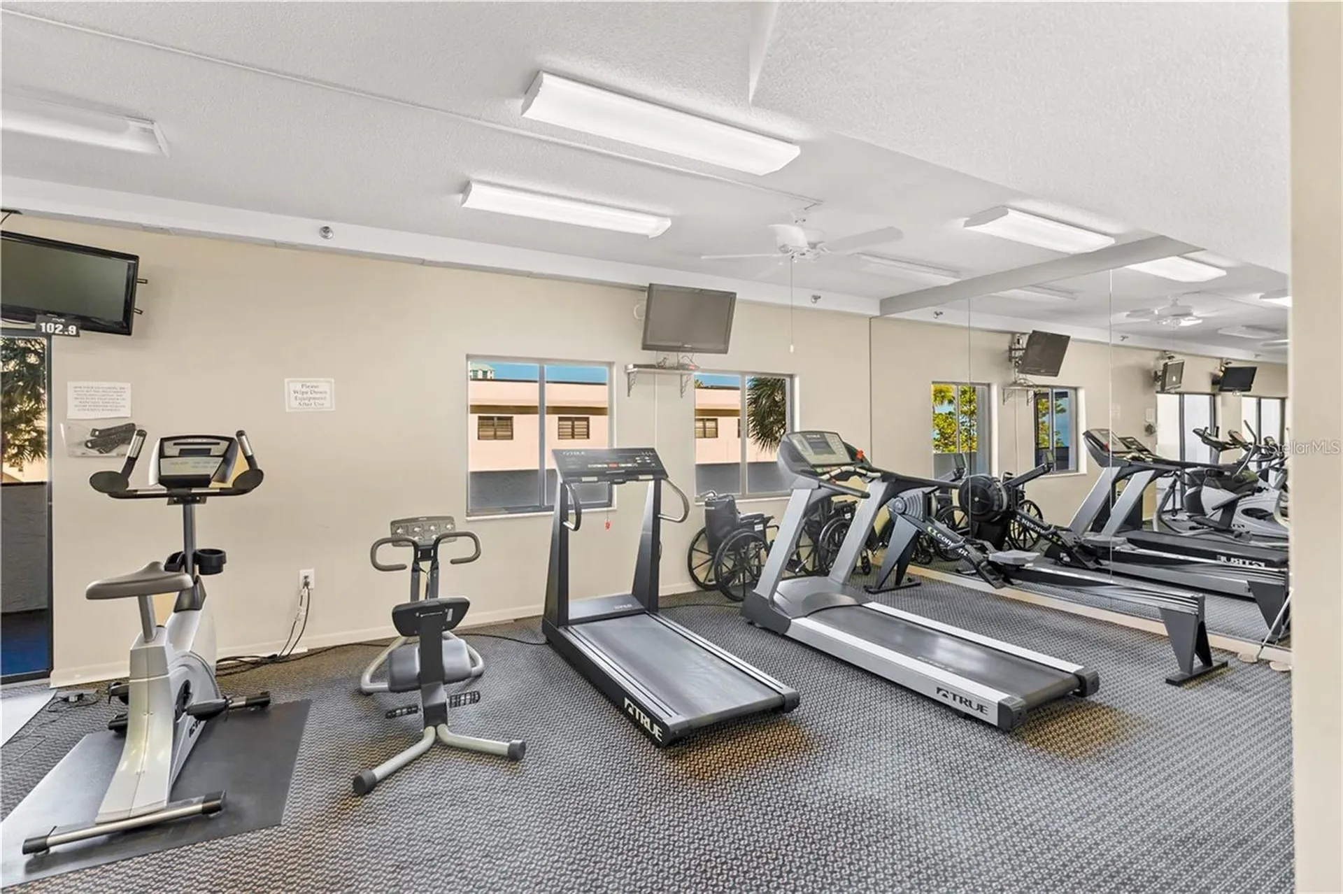1100 Benjamin Franklin Drive Sarasota FL 34236