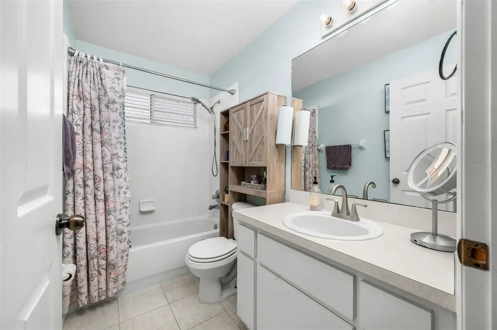 8725 NW 9th Place Gainesville FL 32606