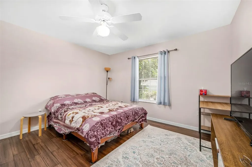 8725 NW 9th Place Gainesville FL 32606
