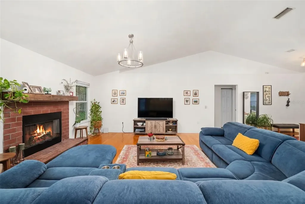 8725 NW 9th Place Gainesville FL 32606