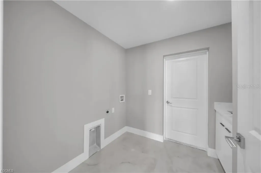 2507 39th Street SW Lehigh Acres FL 33976