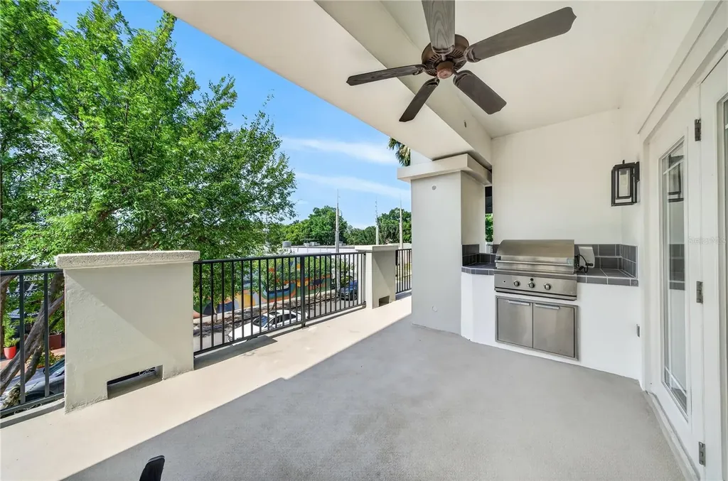 2305 Edgewater Drive Orlando FL 32804