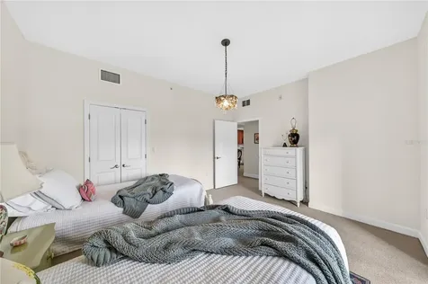 2305 Edgewater Drive Orlando FL 32804