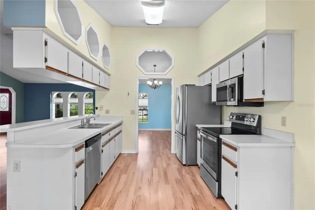 9109 Queen Elizabeth Court Orlando FL 32818