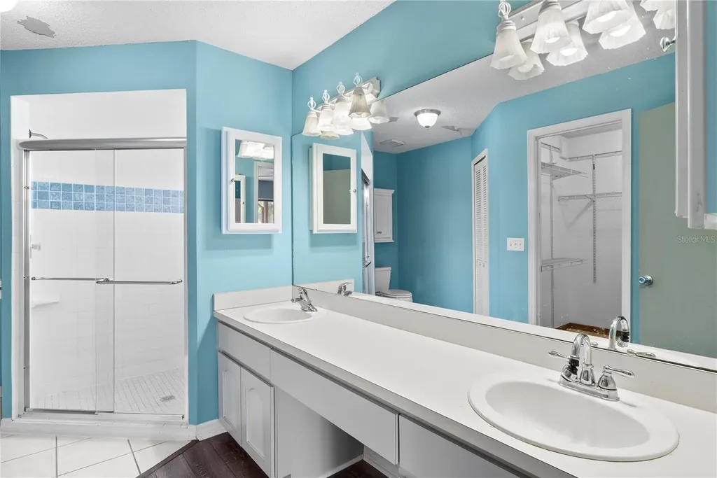 9109 Queen Elizabeth Court Orlando FL 32818