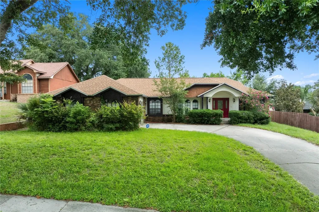 9109 Queen Elizabeth Court Orlando FL 32818