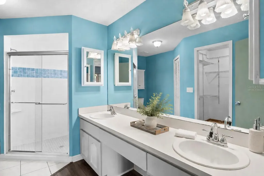 9109 Queen Elizabeth Court Orlando FL 32818
