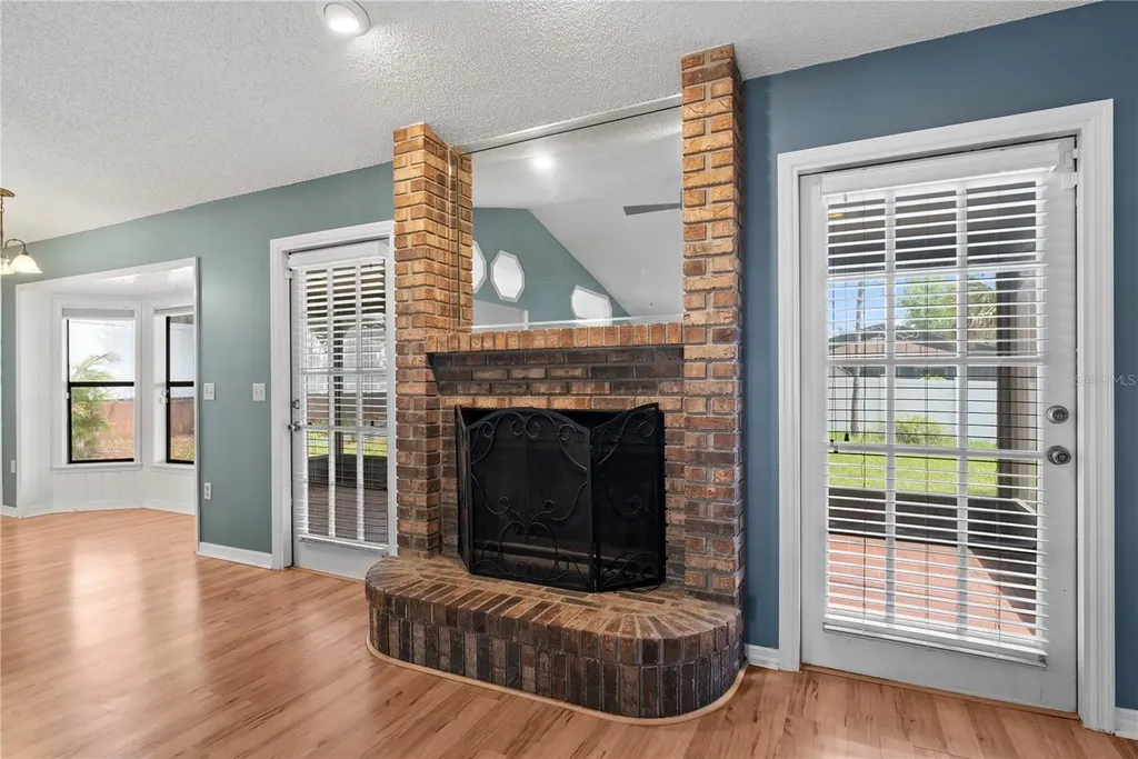9109 Queen Elizabeth Court Orlando FL 32818