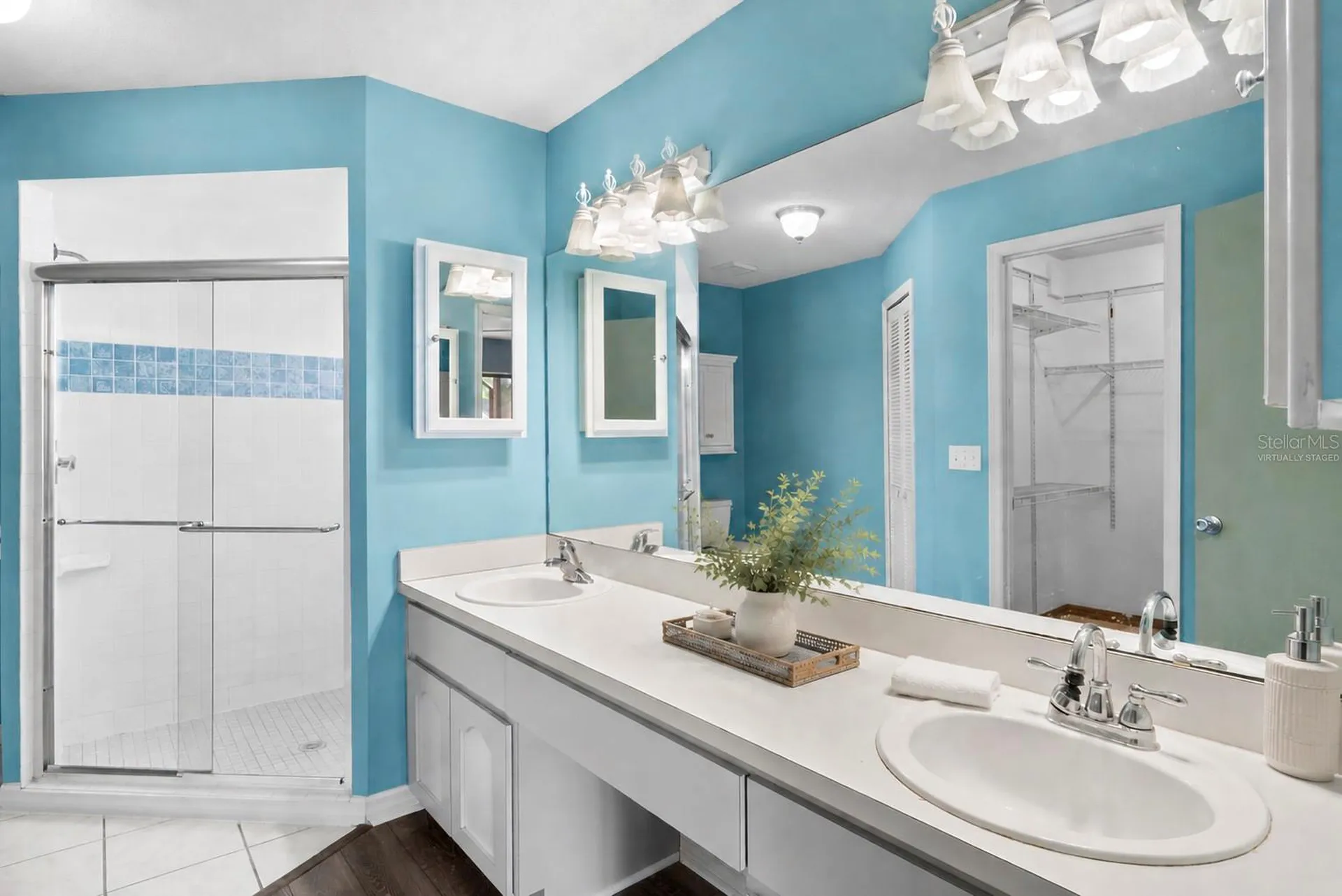 9109 Queen Elizabeth Court Orlando FL 32818