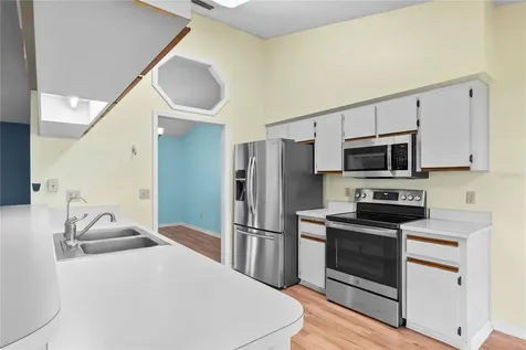 9109 Queen Elizabeth Court Orlando FL 32818