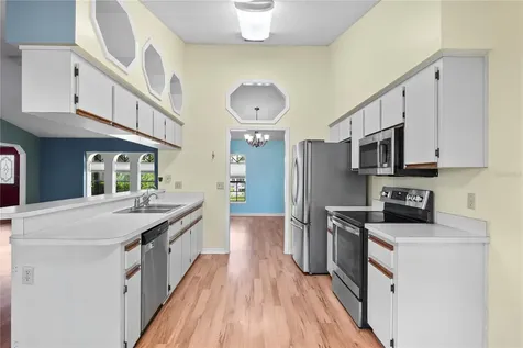 9109 Queen Elizabeth Court Orlando FL 32818