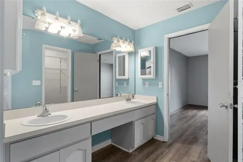 9109 Queen Elizabeth Court Orlando FL 32818