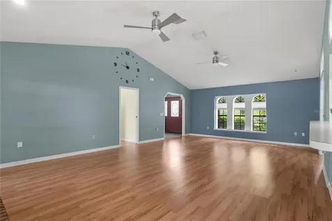 9109 Queen Elizabeth Court Orlando FL 32818