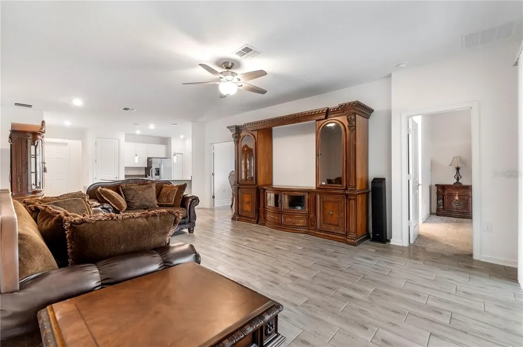 9331 Revere Avenue Leesburg FL 34788