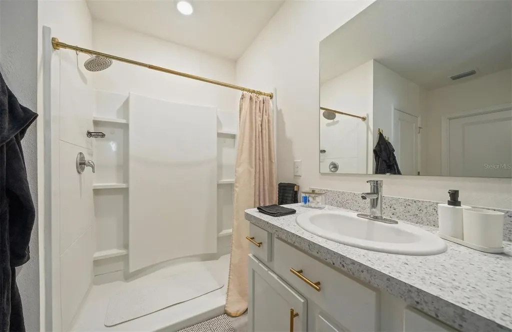 160 Hickory Course Loop Ocala FL 34472