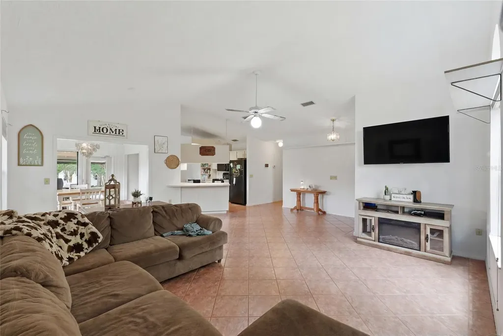 17026 Southside Court High Springs FL 32643