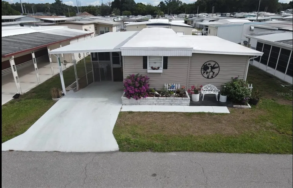 38533 Lansing Avenue Zephyrhills FL 33542