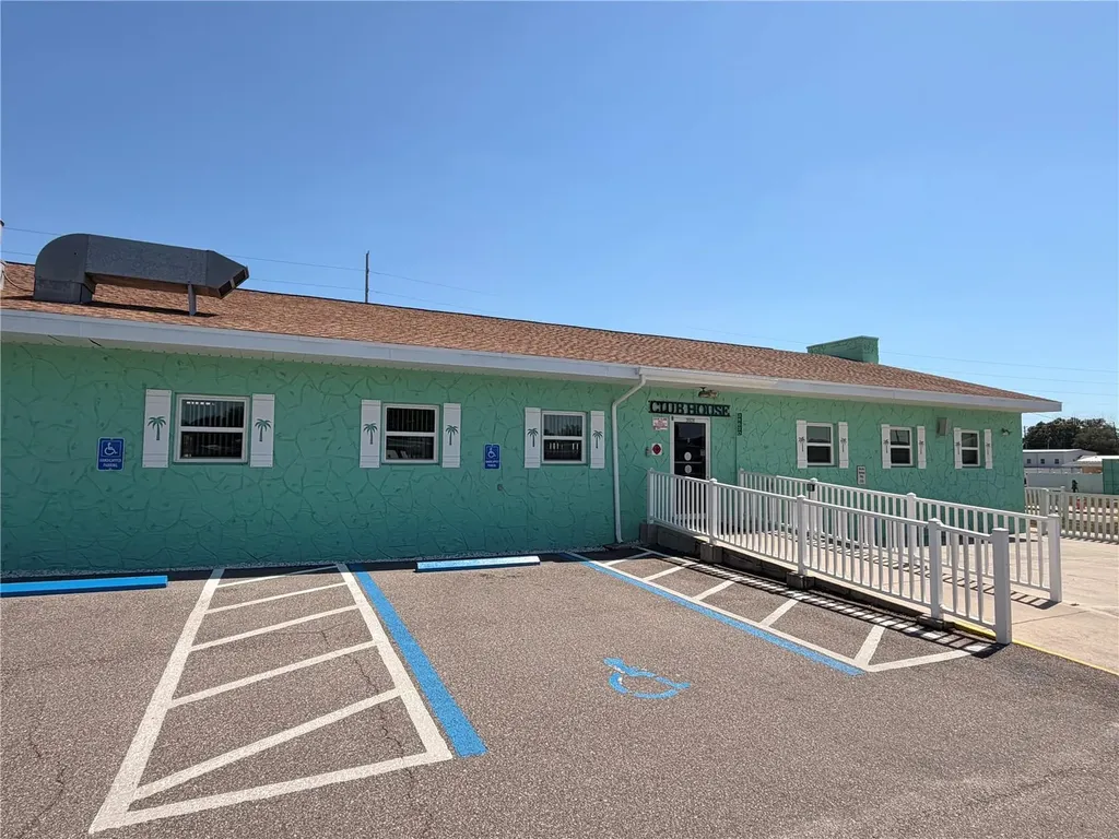 38533 Lansing Avenue Zephyrhills FL 33542