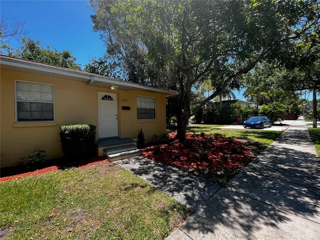 260 20th Avenue S St Petersburg FL 33705