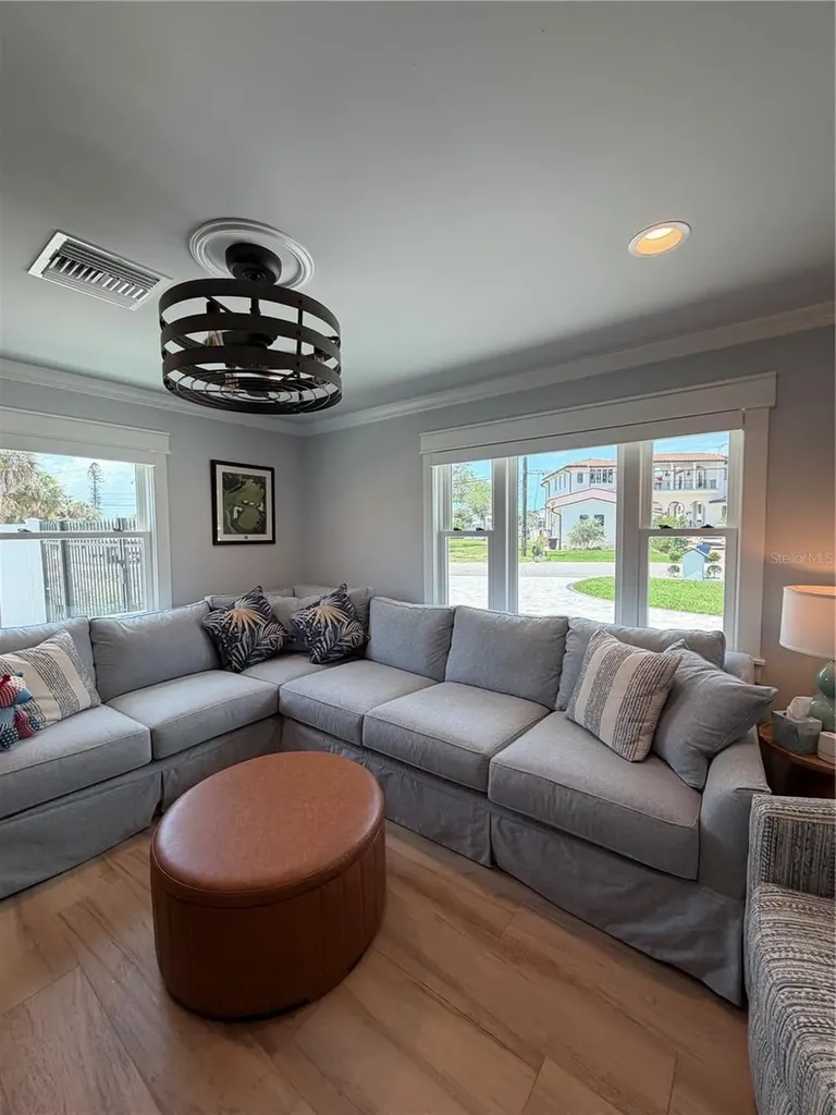 3921 Belle Vista Drive E St Pete Beach FL 33706
