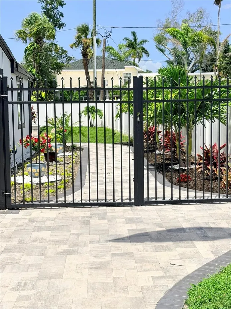 3921 Belle Vista Drive E St Pete Beach FL 33706