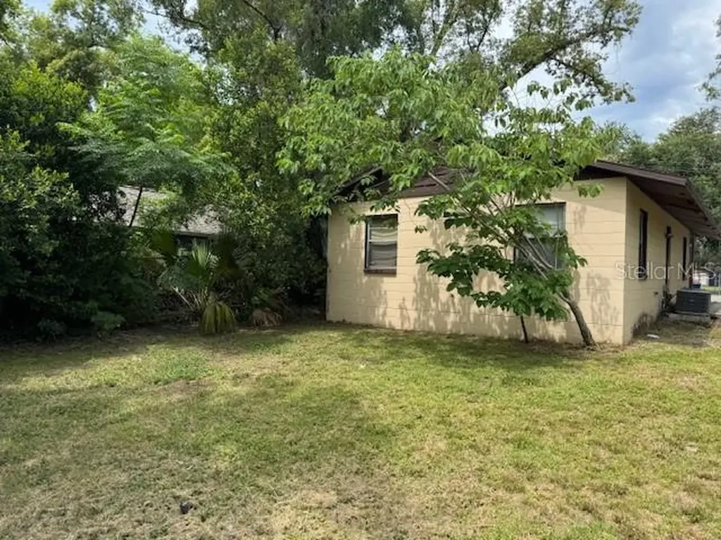 8609 N 13th Street Tampa FL 33604