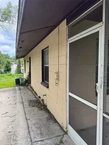 8609 N 13th Street Tampa FL 33604