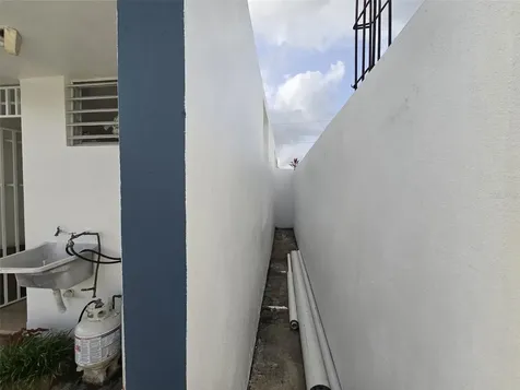 K17 Calle Amistad Las Piedras PR 00771