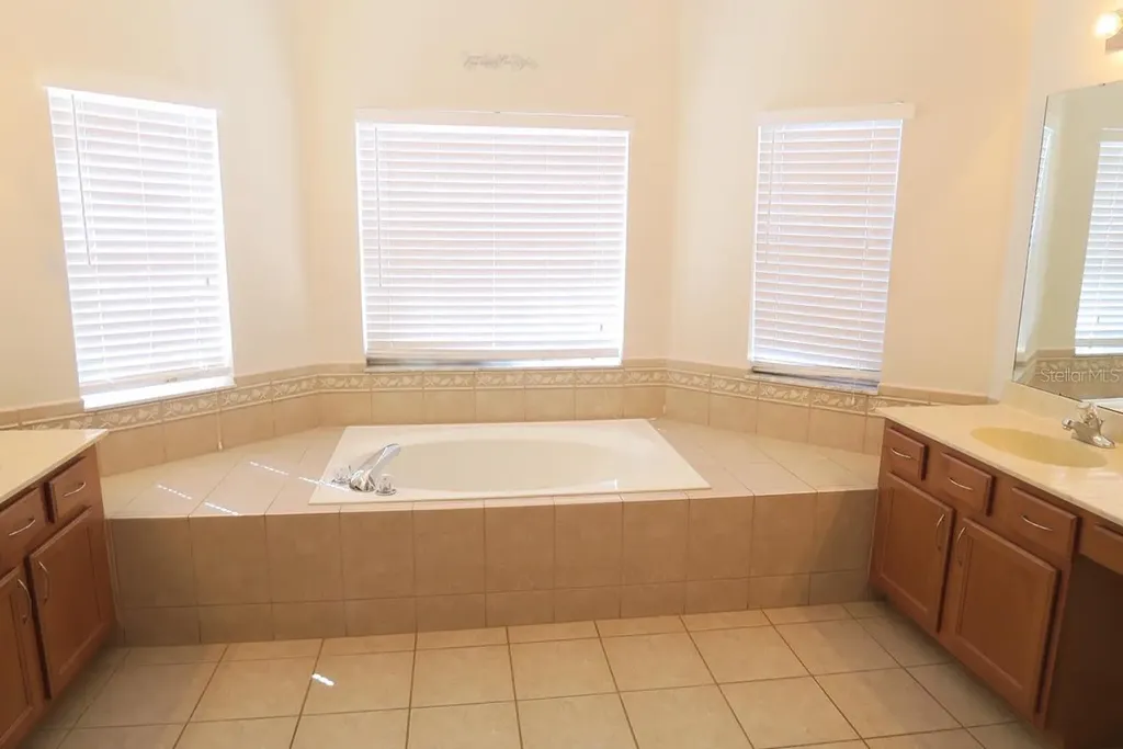 2906 Sweetspire Circle Kissimmee FL 34746