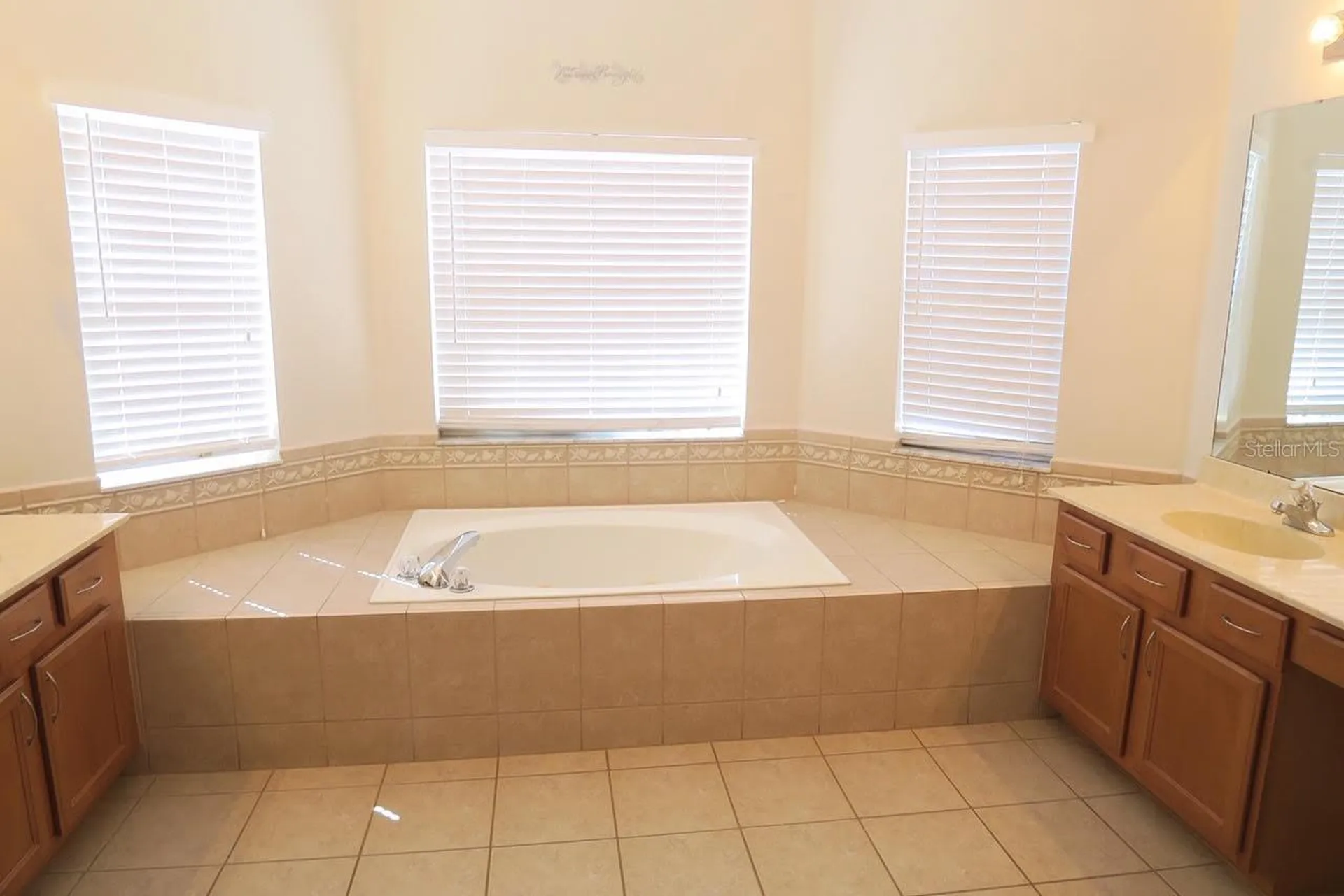 2906 Sweetspire Circle Kissimmee FL 34746