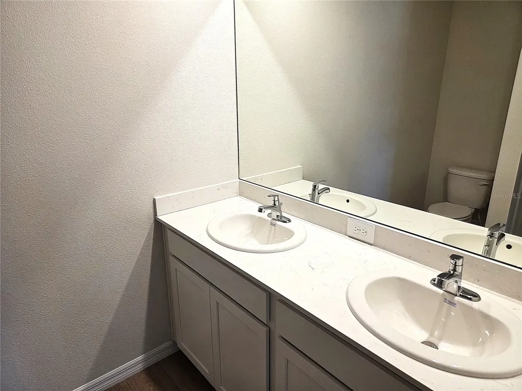 10646 Hidden Banks Glen Parrish FL 34219