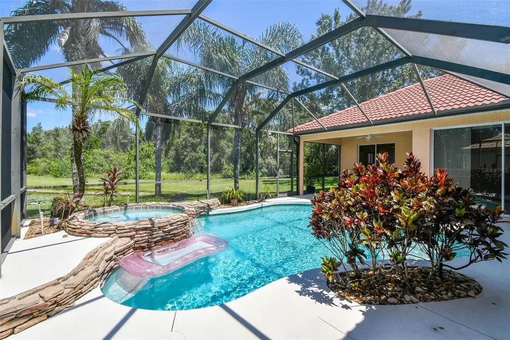 6815 Honeysuckle Trail Lakewood Ranch FL 34202