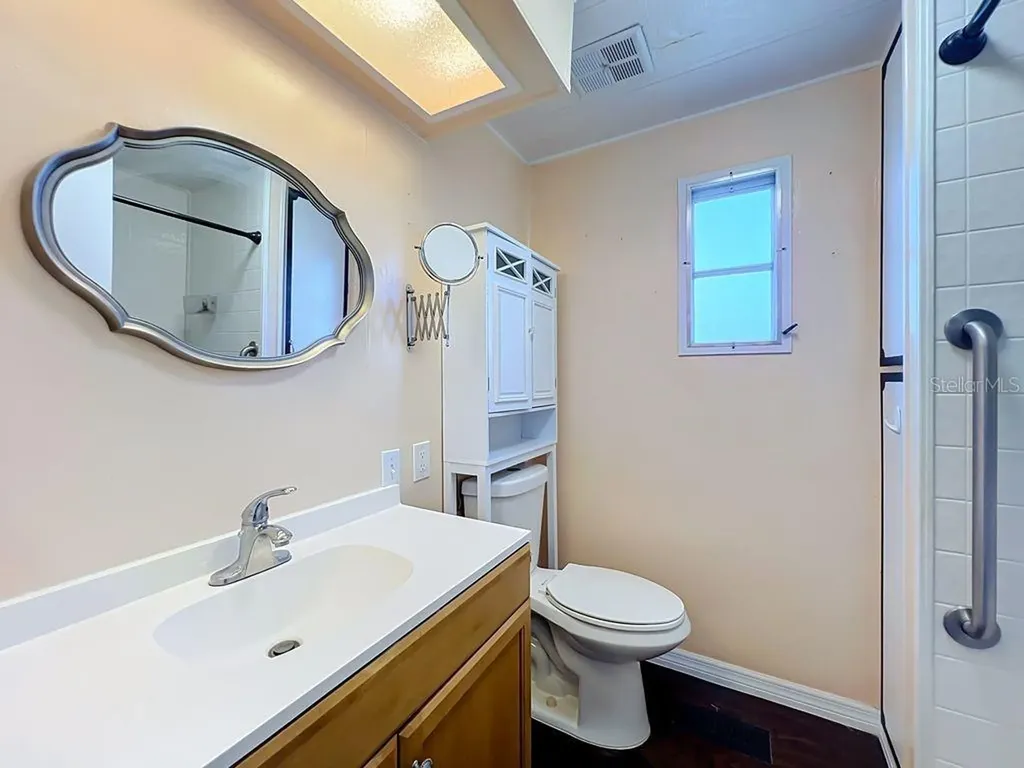 1203 Apache Circle Tavares FL 32778