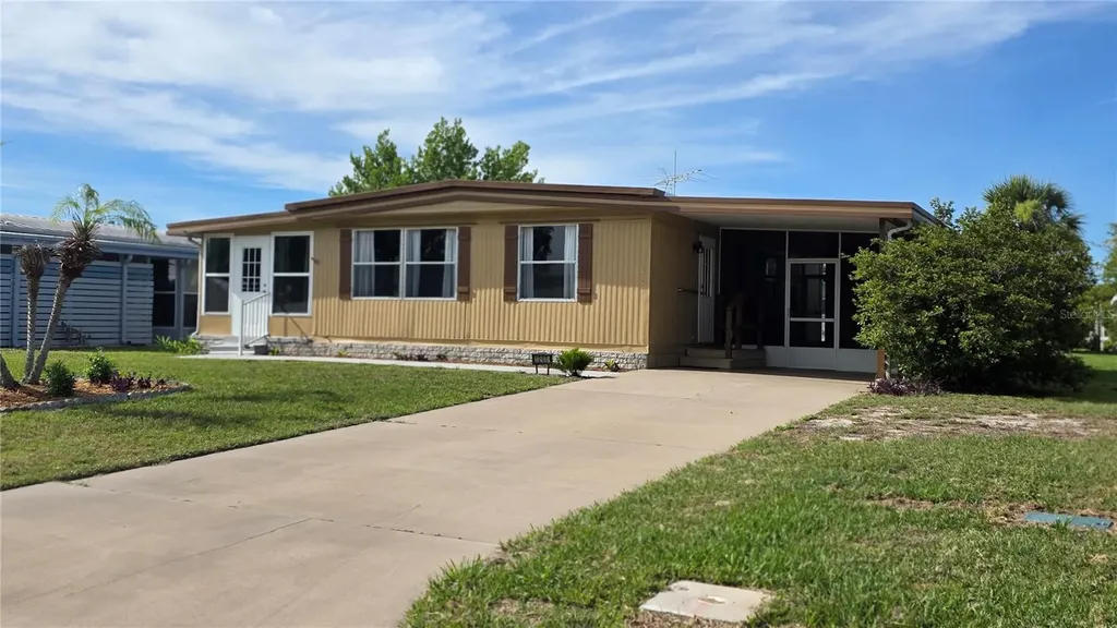 1203 Apache Circle Tavares FL 32778