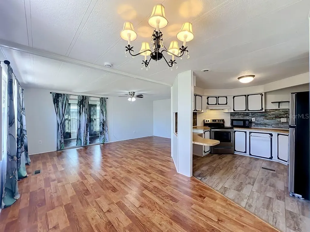 1203 Apache Circle Tavares FL 32778