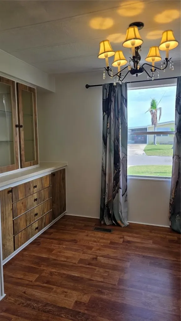 1203 Apache Circle Tavares FL 32778