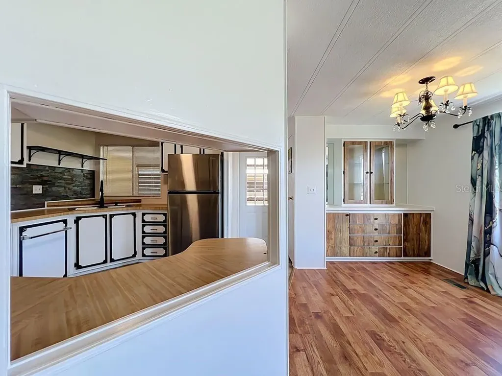 1203 Apache Circle Tavares FL 32778