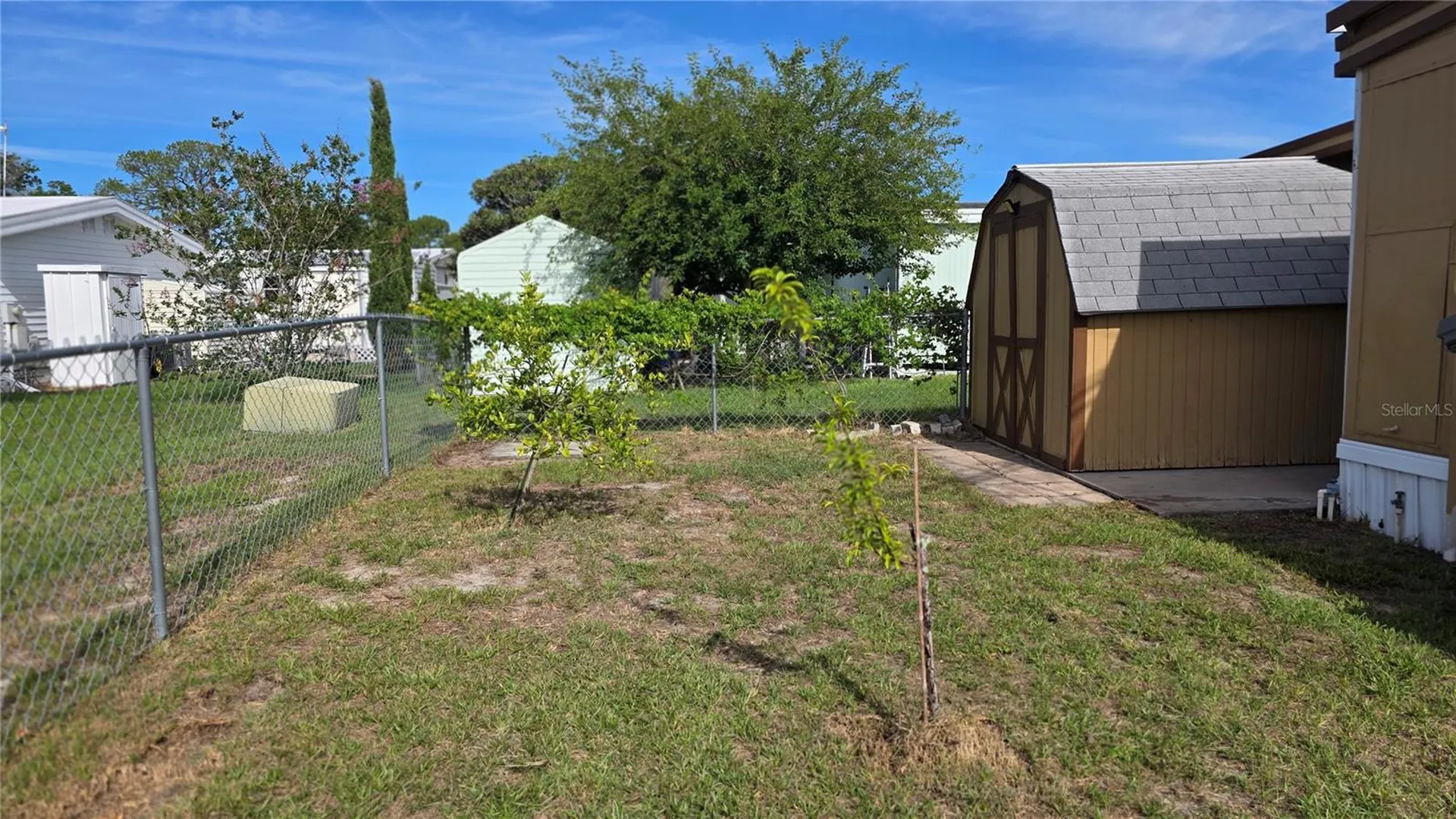 1203 Apache Circle Tavares FL 32778