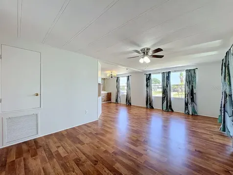 1203 Apache Circle Tavares FL 32778