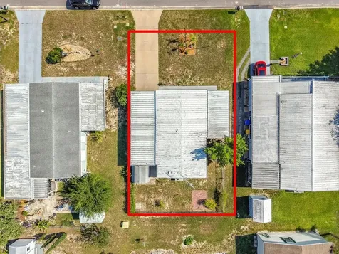 1203 Apache Circle Tavares FL 32778