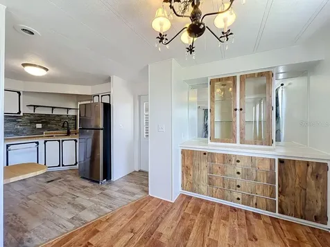 1203 Apache Circle Tavares FL 32778