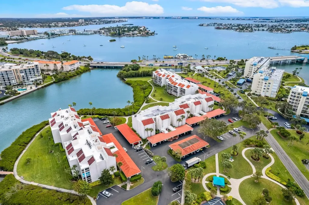 7907 Sailboat Key Boulevard S South Pasadena FL 33707