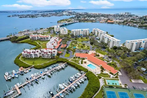 7907 Sailboat Key Boulevard S South Pasadena FL 33707