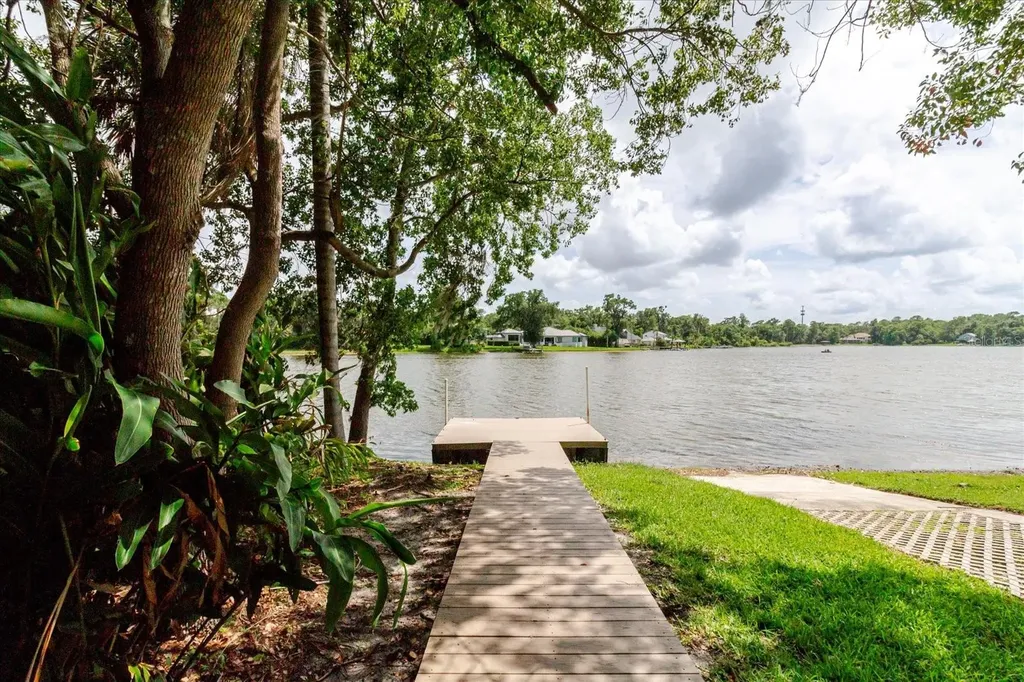 13510 Westshire Drive Tampa FL 33618