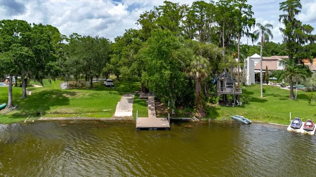 13510 Westshire Drive Tampa FL 33618