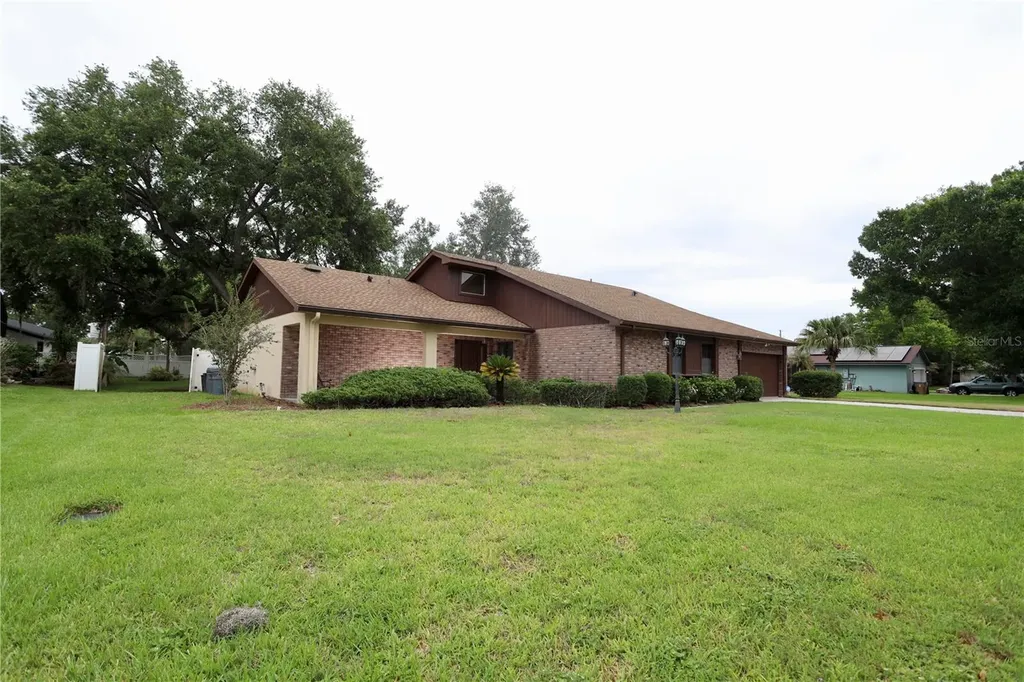 1781 King Charles Drive Kissimmee FL 34744