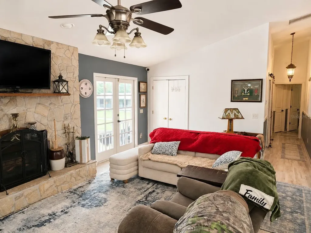 12820 NW 116th Place Alachua FL 32615