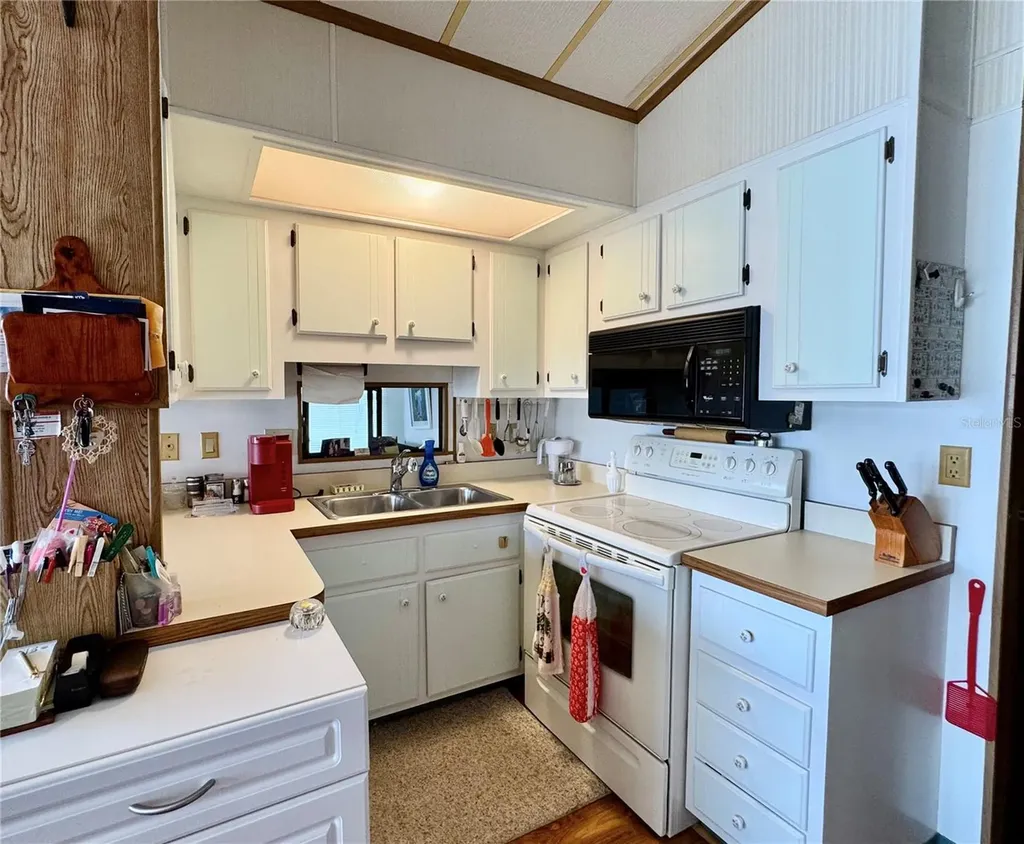 35224 Dodie Drive Zephyrhills FL 33541